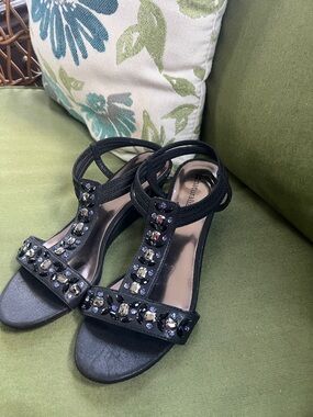Naturalizer Black Jeweled T-Strap Sandals with Elastic Back